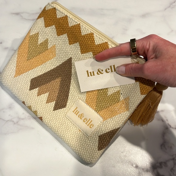 NWT Lu & Elle Trailhead Handmade Patterned Pouch - Picture 4 of 6